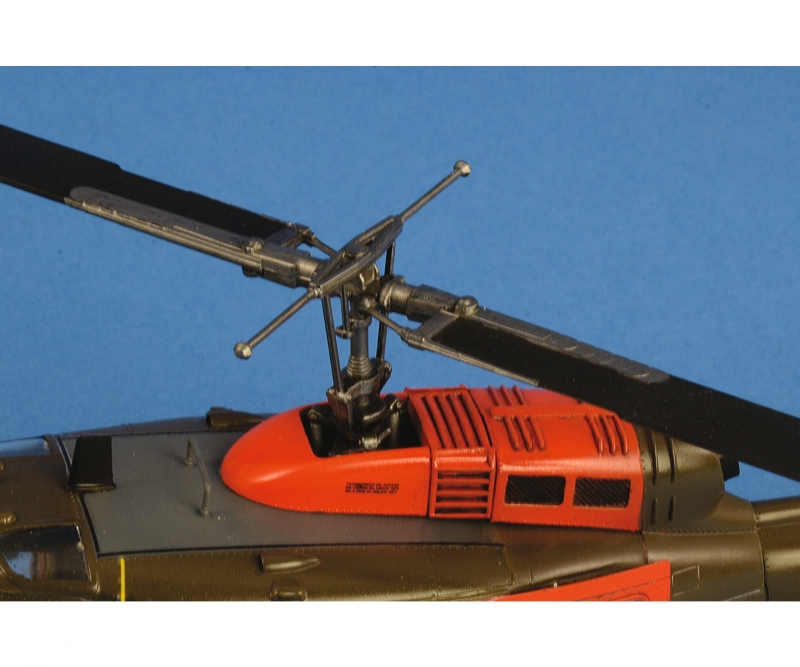 1:48 UH-1D Slick - 1:48 UH-1D Slick