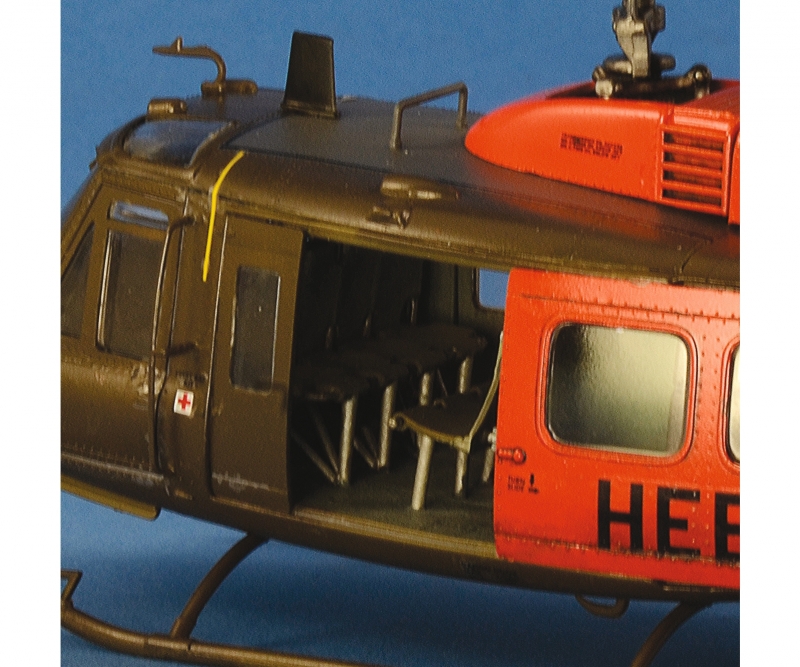 1:48 UH-1D Slick - 1:48 UH-1D Slick