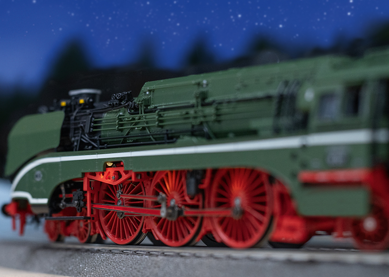 Dampflokomotive 18 201, VI - Dampflokomotive 18 201 mit Doppeltender  Überraschungslok